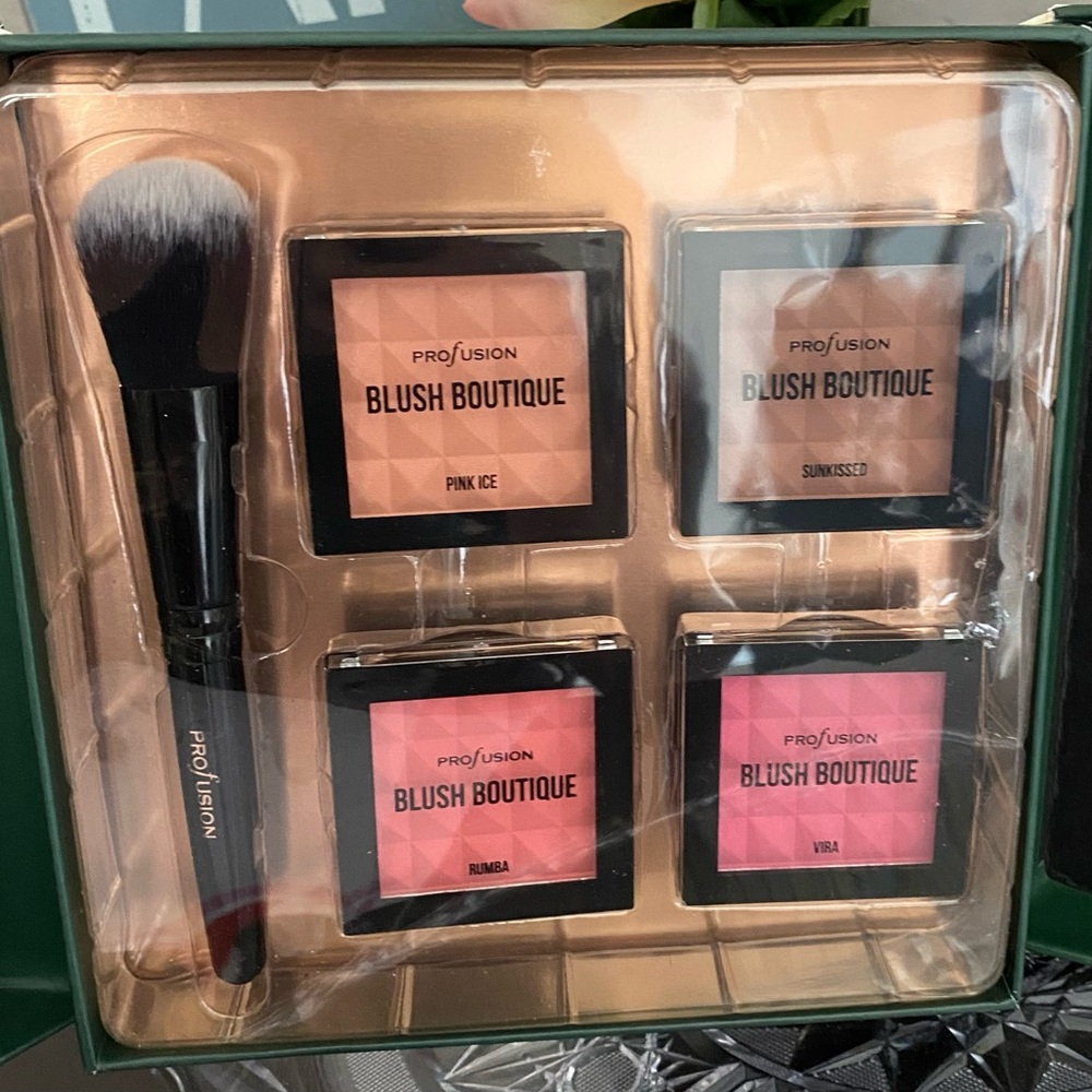 🆕🪷 PROFUSION LIMITED EDITION BLUSH BOUTIQUE PALETTE. BRAND NEW FACTORY SEALED. - Picture 4 of 15